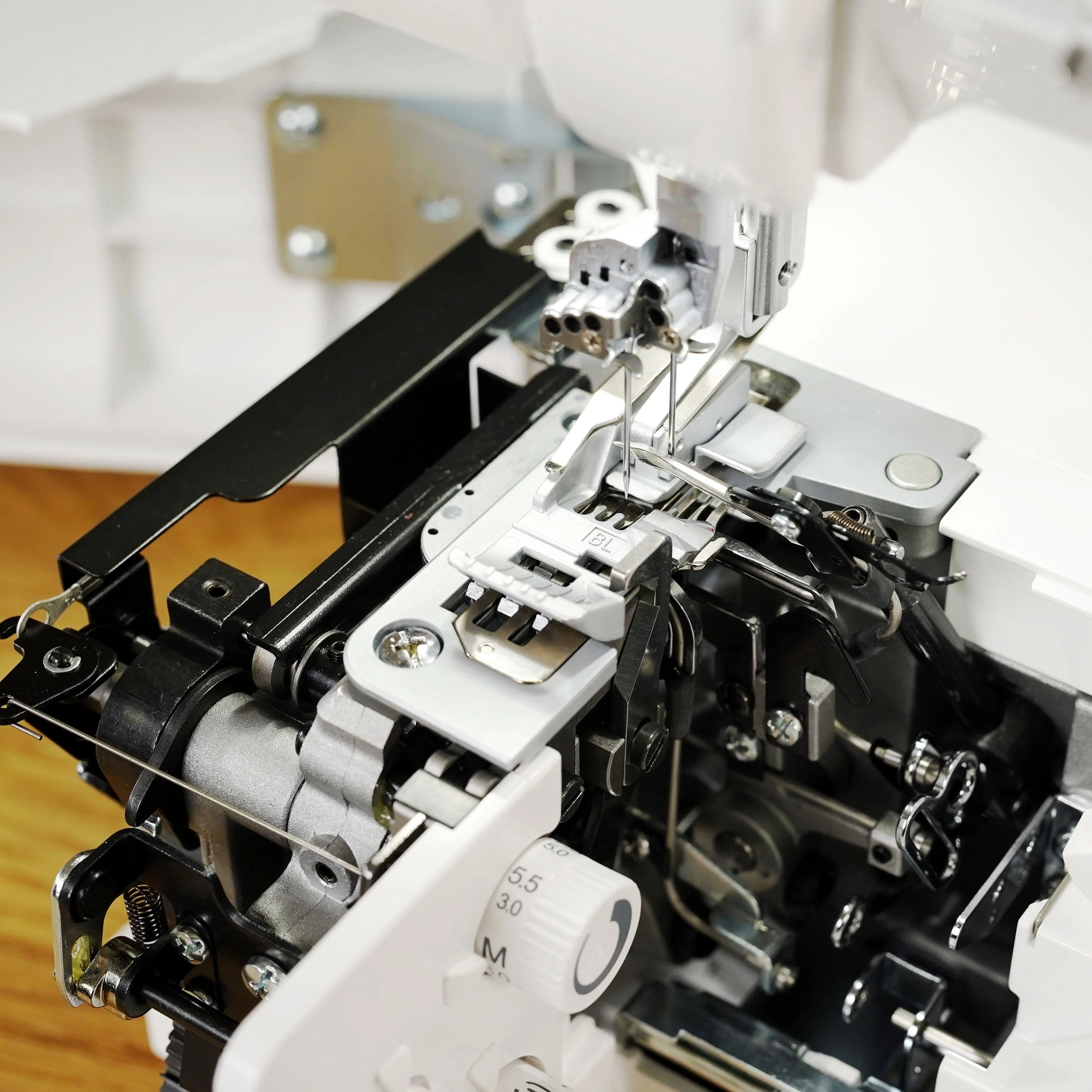 baby lock Aspire Coverlock Machine - Image 35