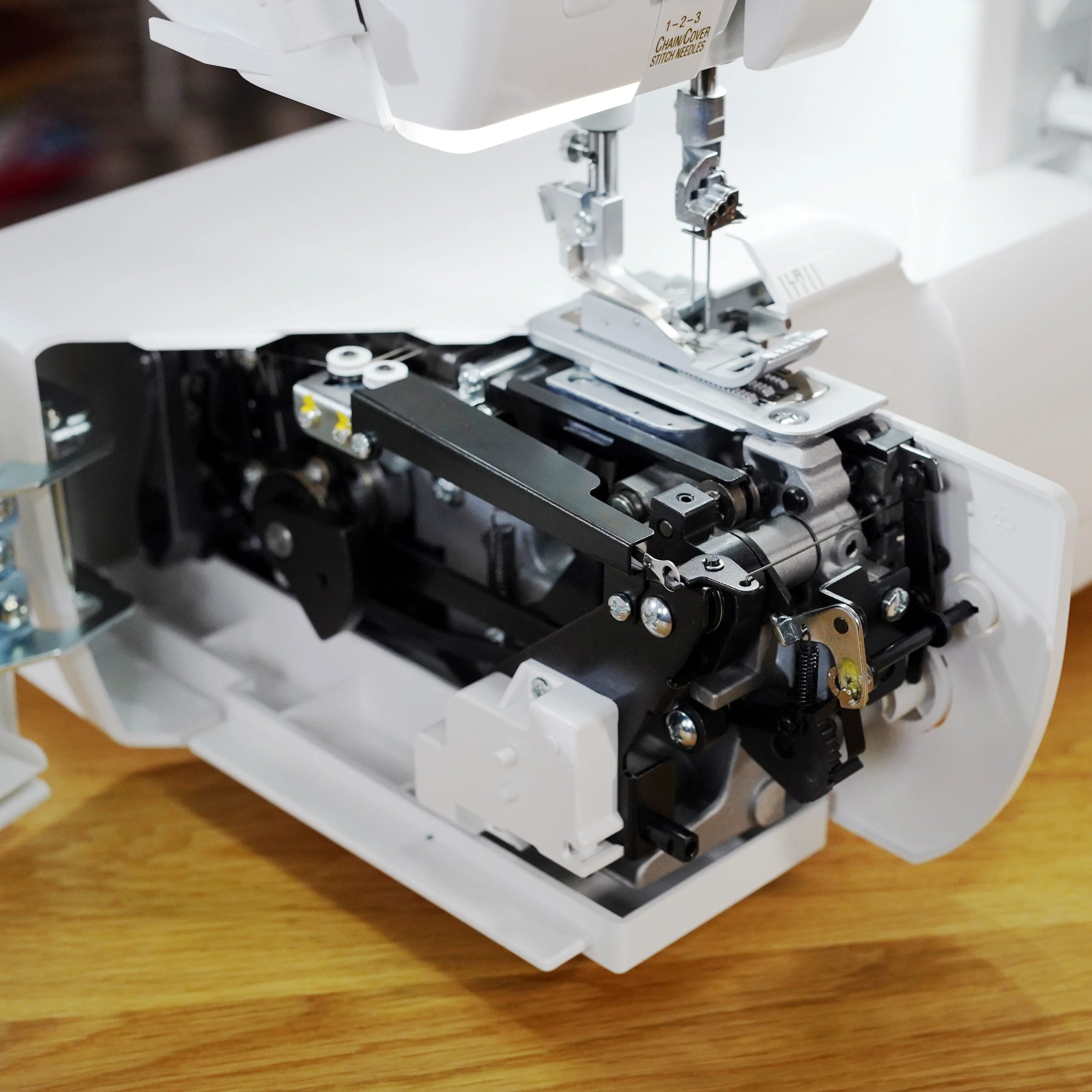 baby lock Gloria Overlocker & Coverstitch Machine Ex Display - Image 4