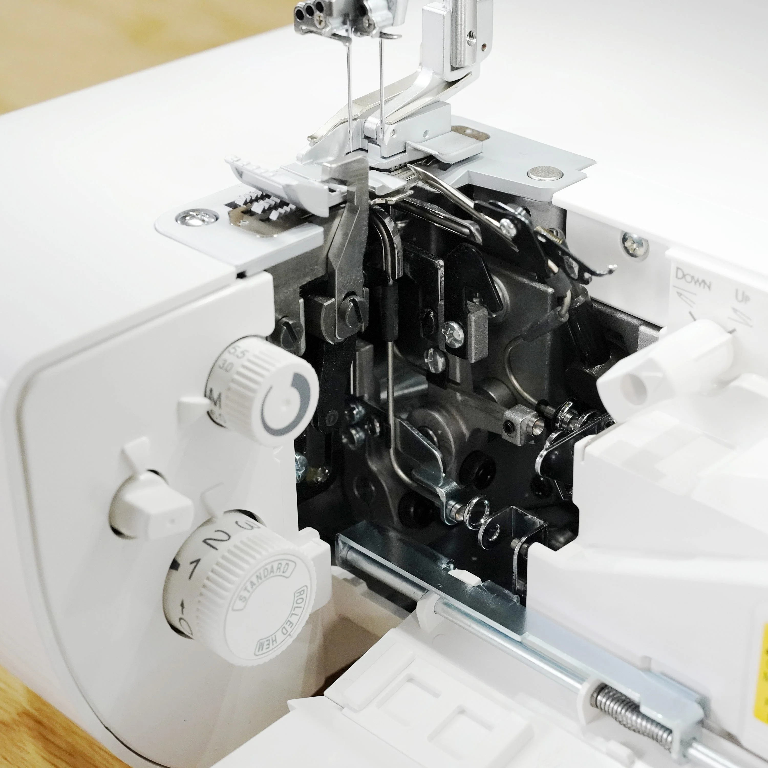 baby lock Gloria Overlocker & Coverstitch Machine Ex Display - Image 5