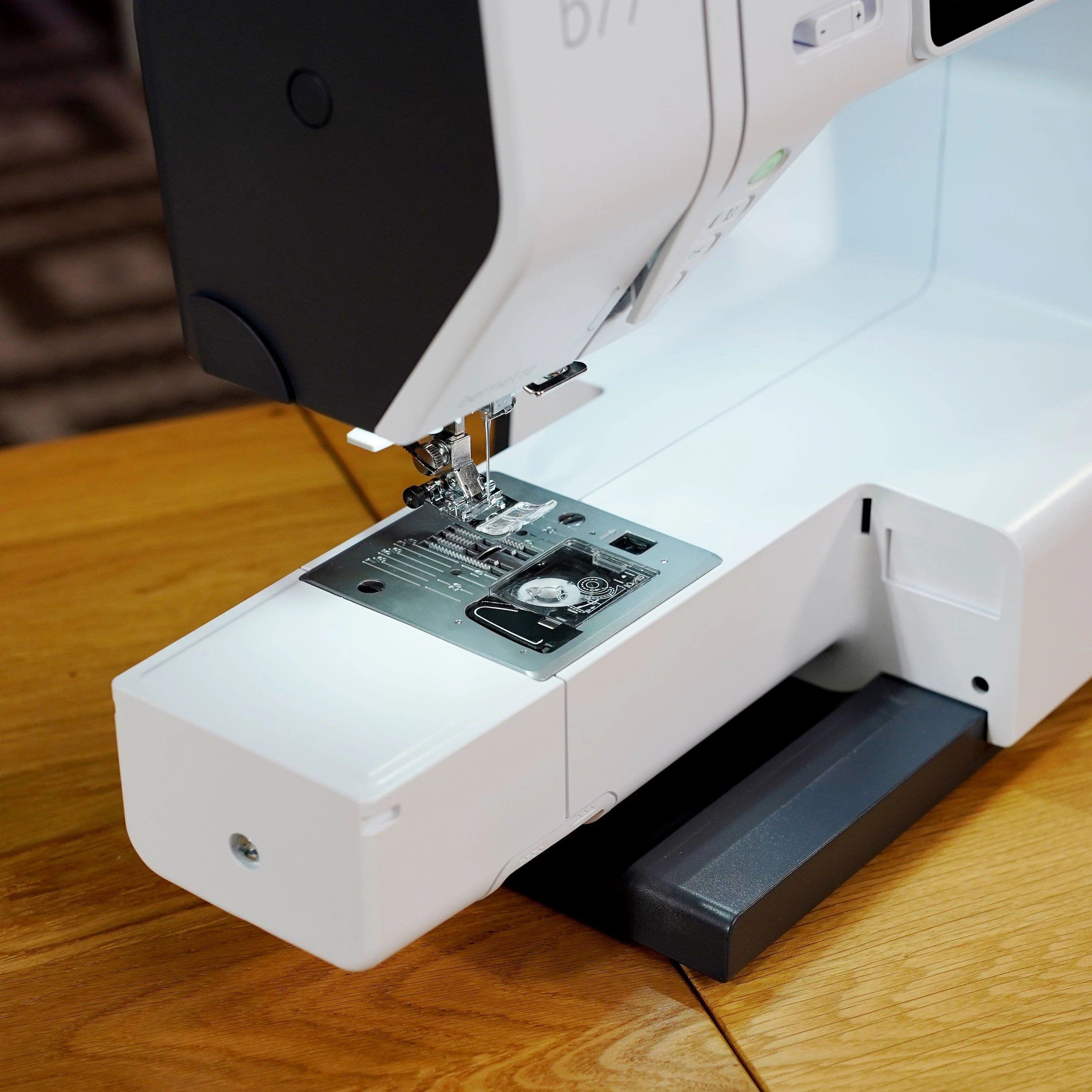 Bernette B77 Sewing Machine - Image 10