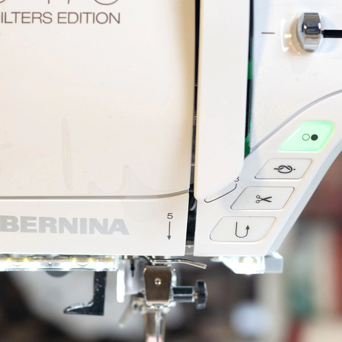 Bernina 475 QE Sewing Machine - Image 20