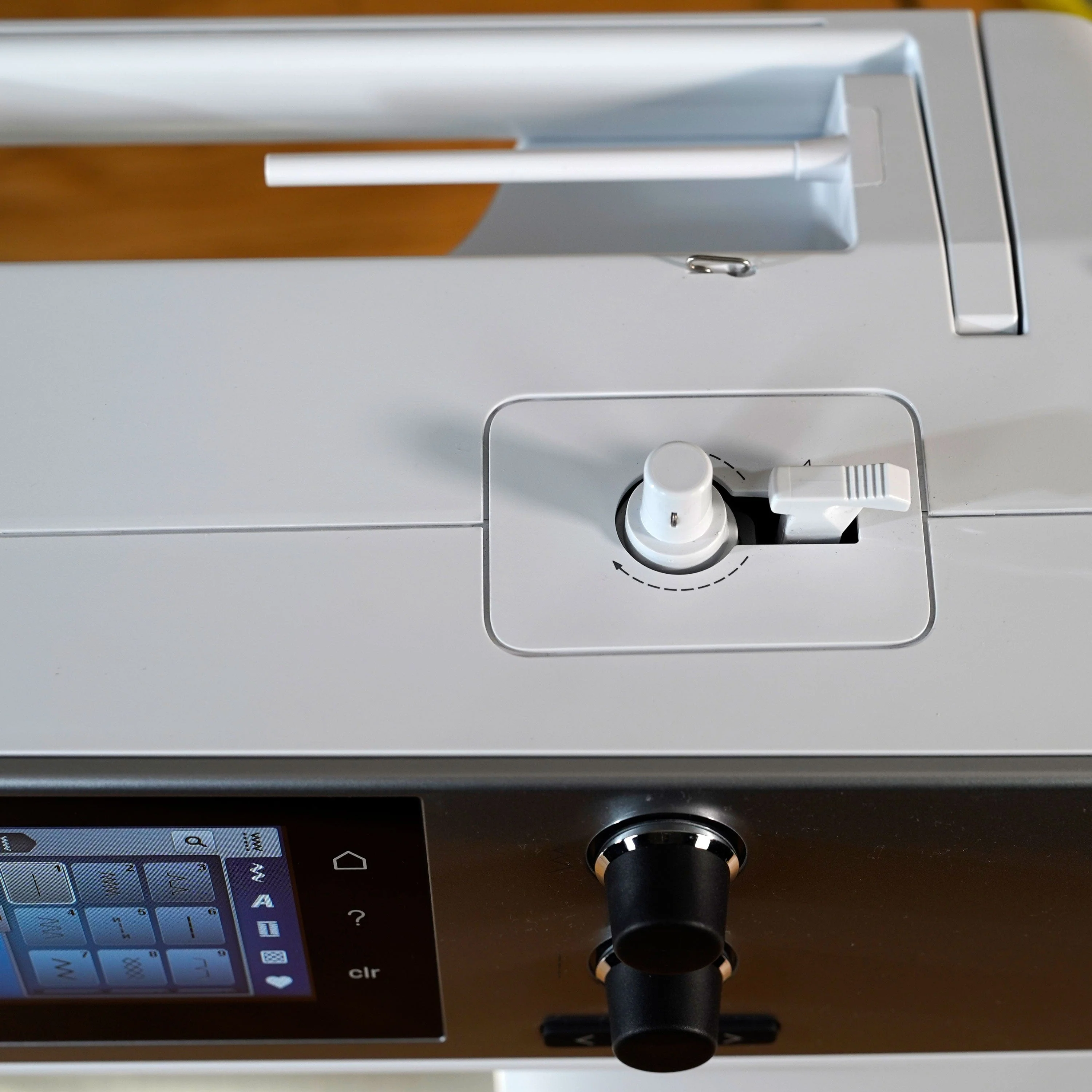 Bernina 540 Sewing Machine - Image 19
