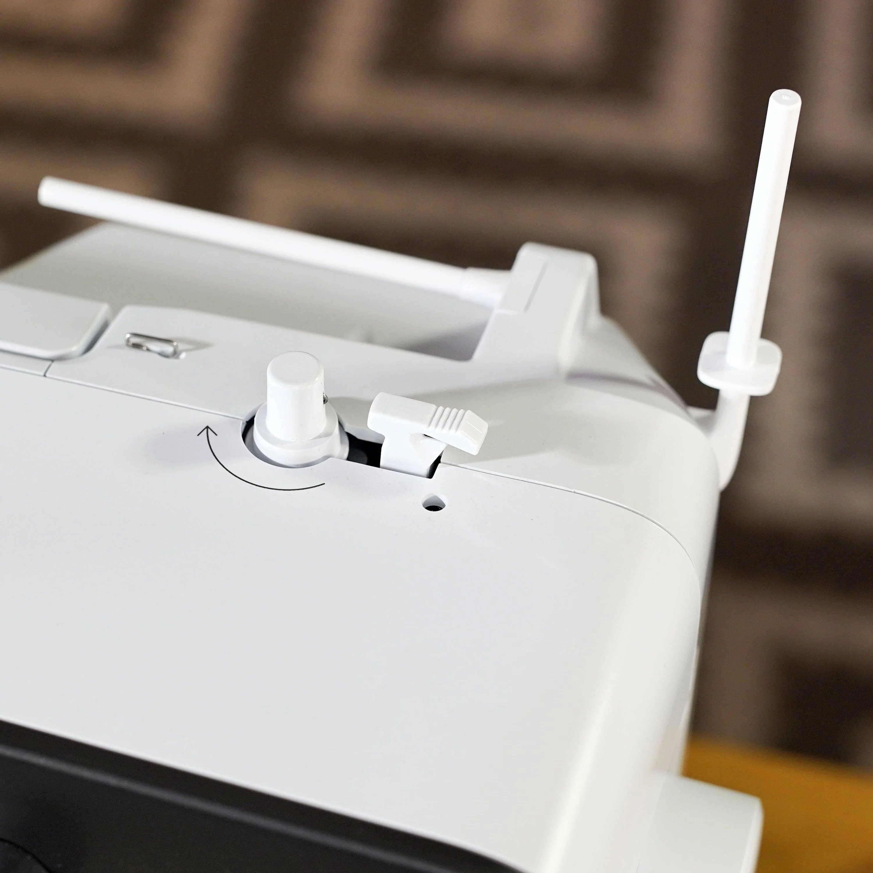 Bernina 790 Pro Sewing Machine - Image 22