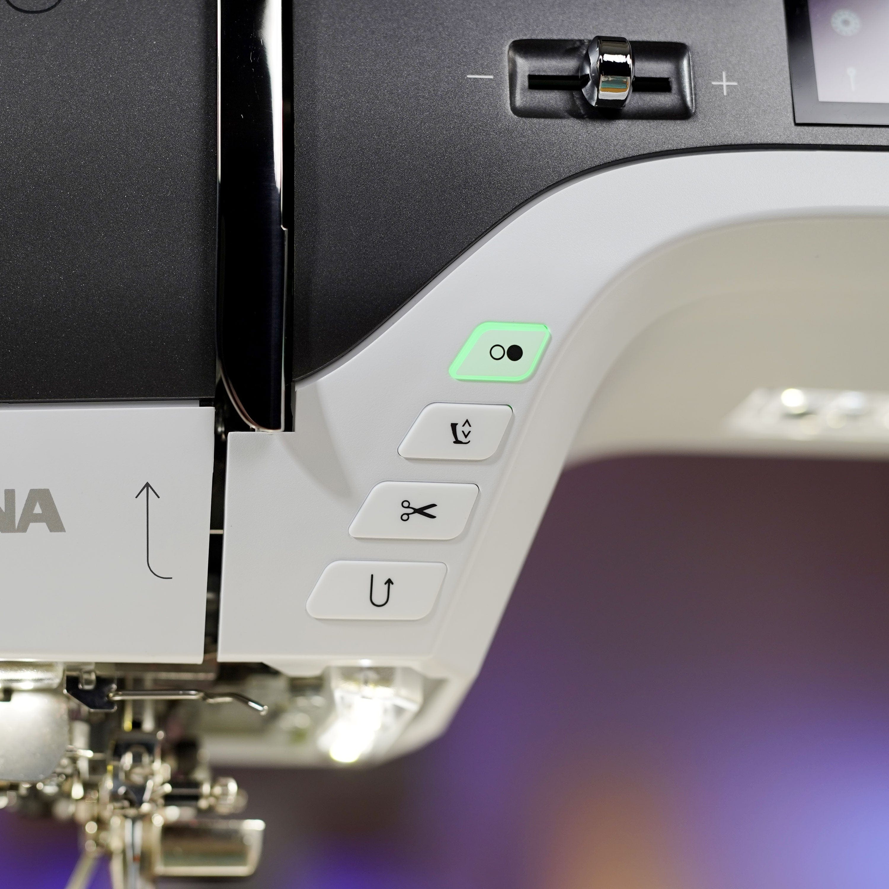 Bernina 790 Pro Sewing Machine - Image 24