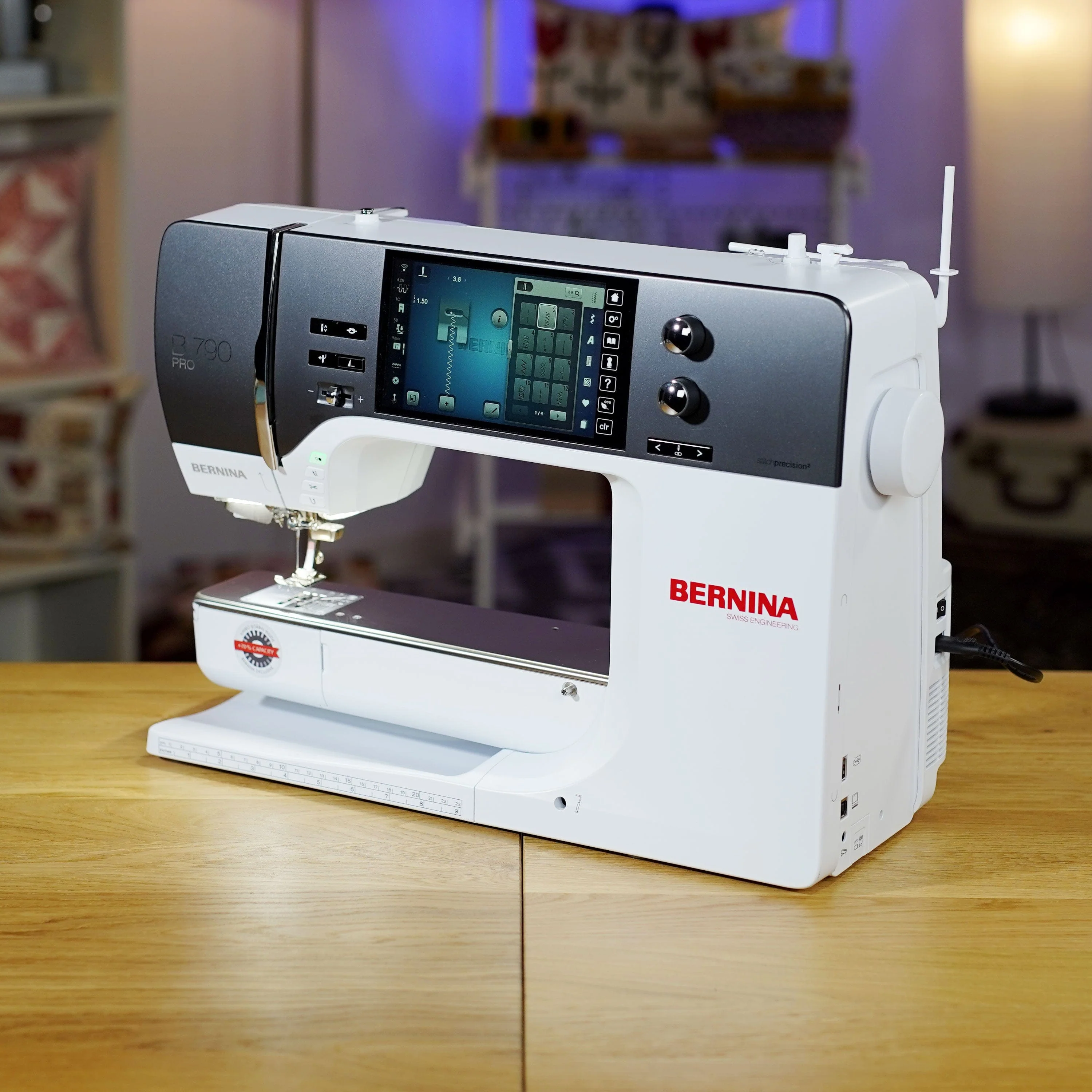Bernina 790 Pro Sewing Machine - Image 18