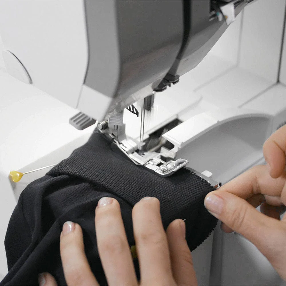 Bernina L850 Overlocker - Image 13