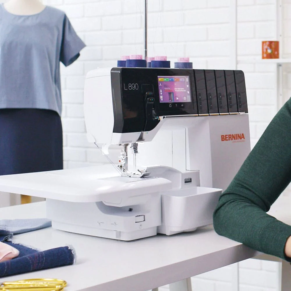 Bernina L890 Overlocker & Coverstitch Machine - Image 14