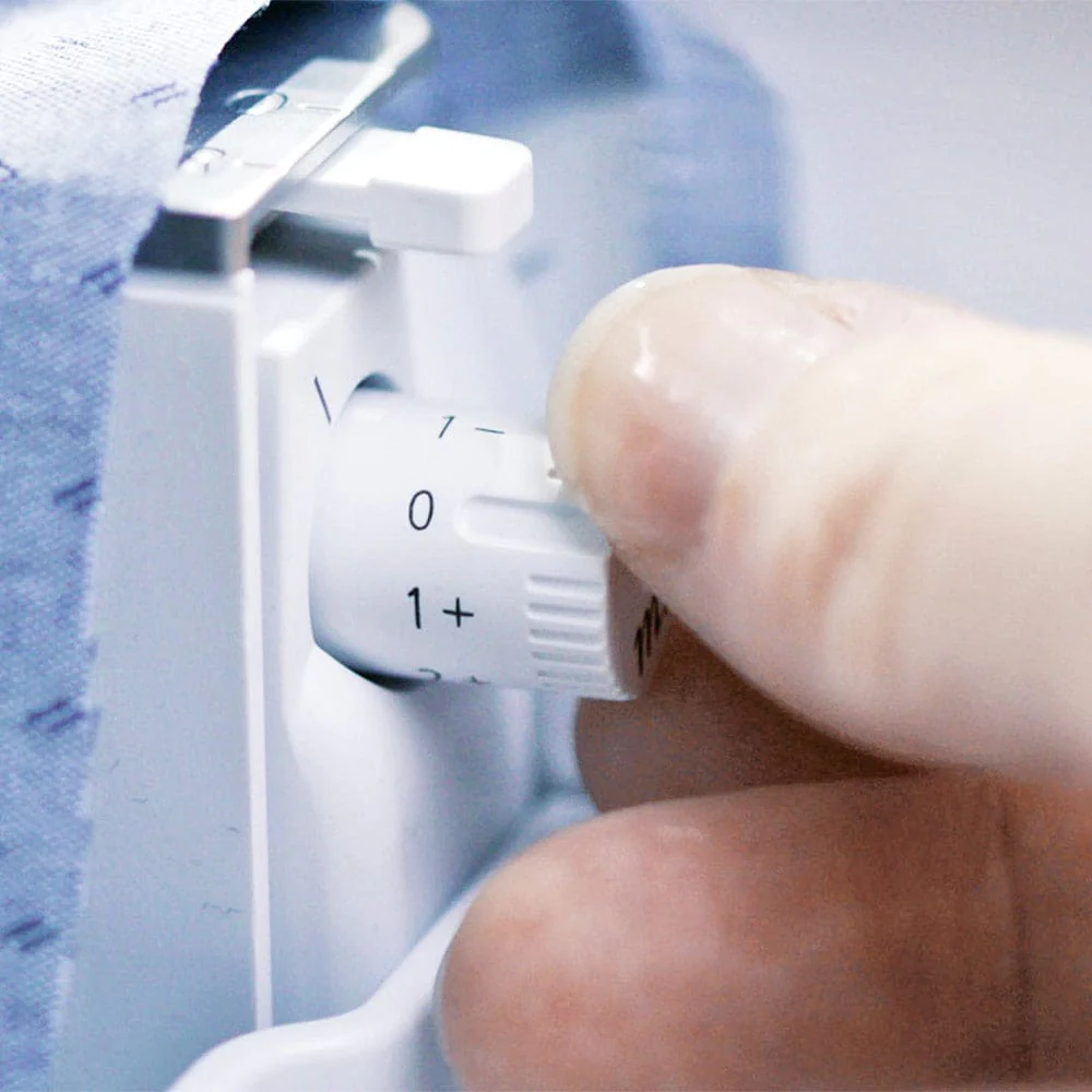 Bernina L890 Overlocker & Coverstitch Machine - Image 18