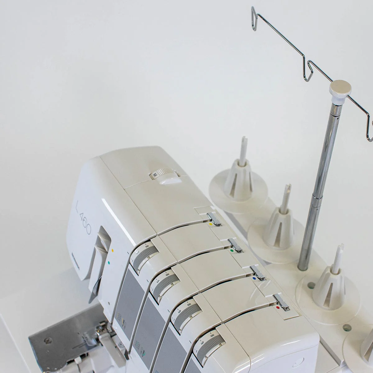Bernina L460 Overlocker Customer Return - Image 6