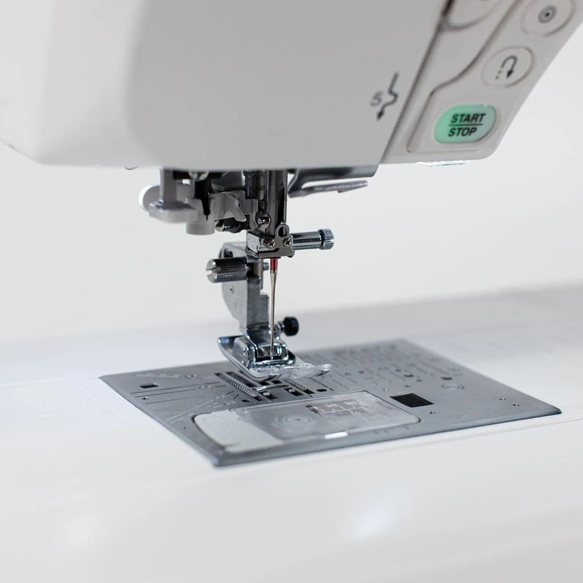 Janome 8200QCP SE Sewing Machine - Image 13