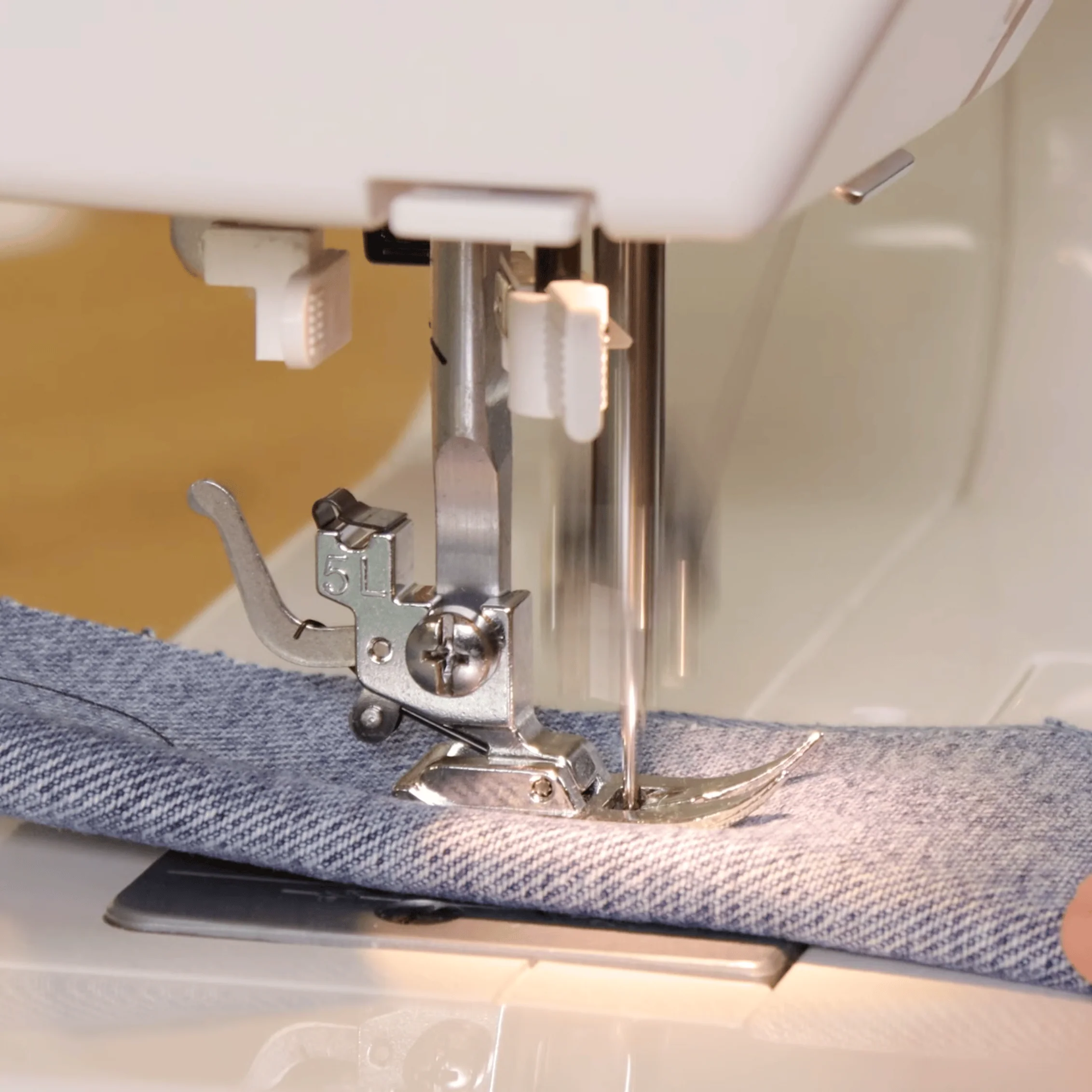 Janome J3-20 Sewing Machine - Image 7