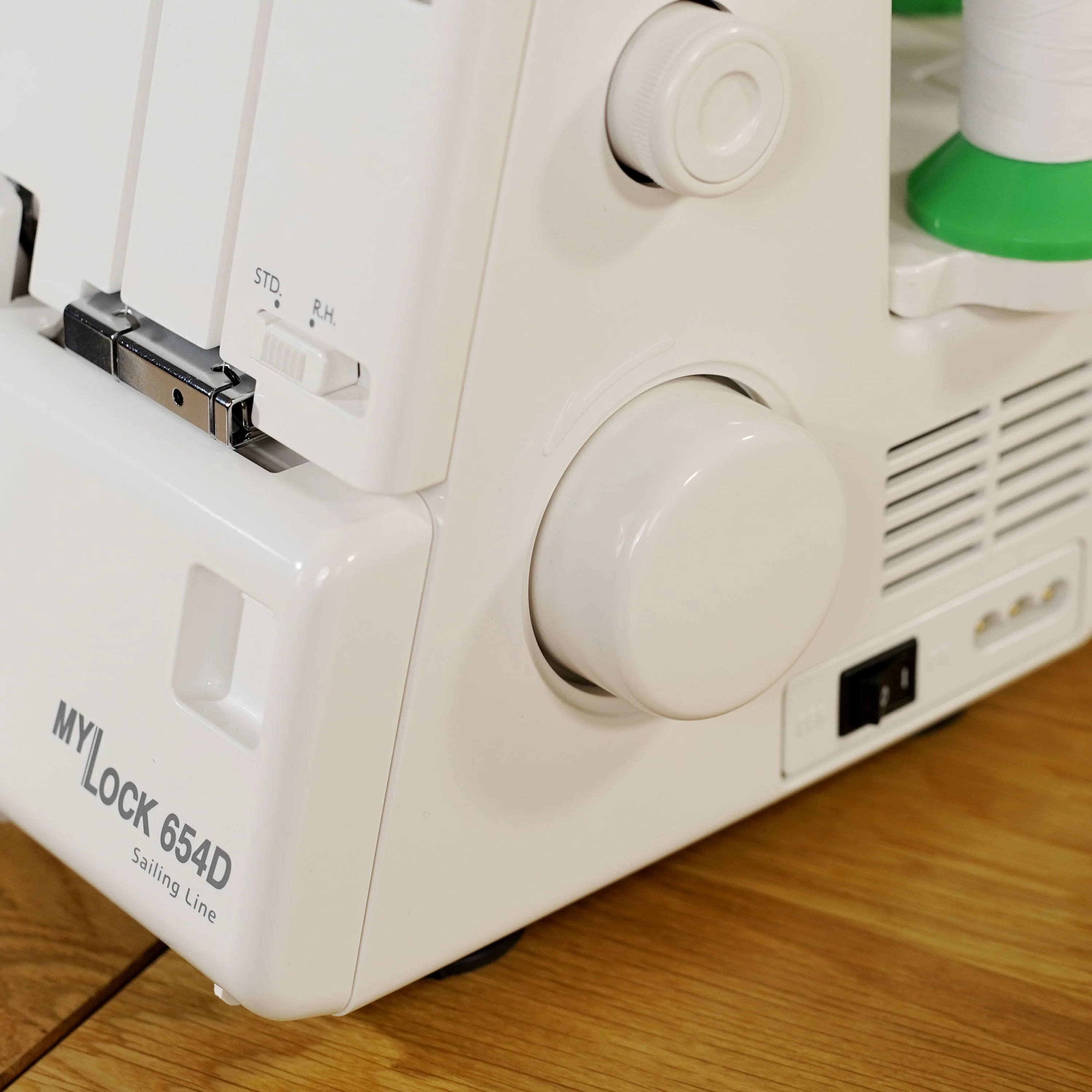 Janome MyLock 654D Overlocker - Image 17