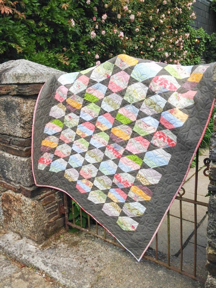 Jelly Roll Quilts In A Weekend By Pam and Nicky Lintott - Image 3