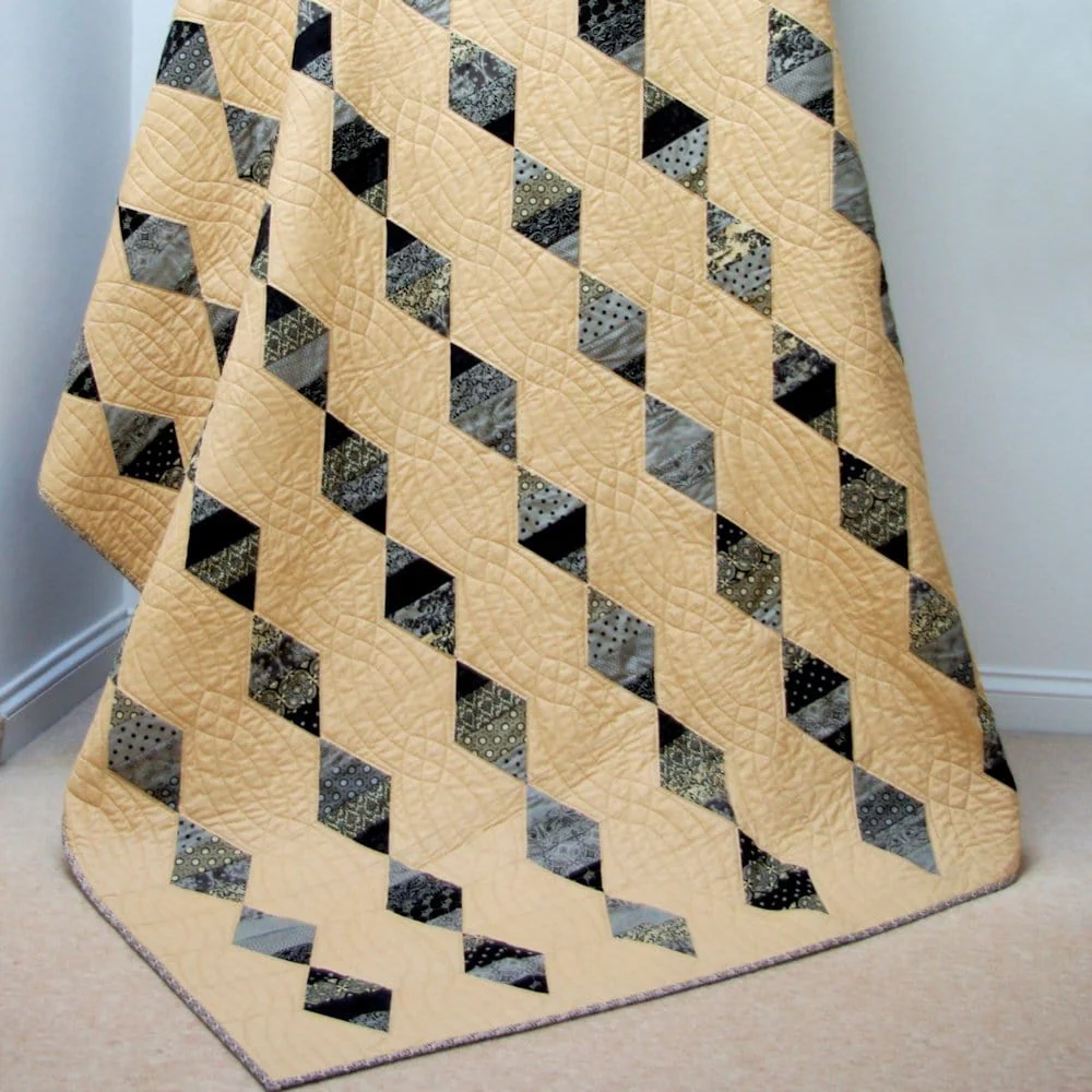 New Ways With Jelly Rolls: 12 Reversible Modern Jelly Roll Quilts: Book by Pam and Nicky Lintott - Image 3