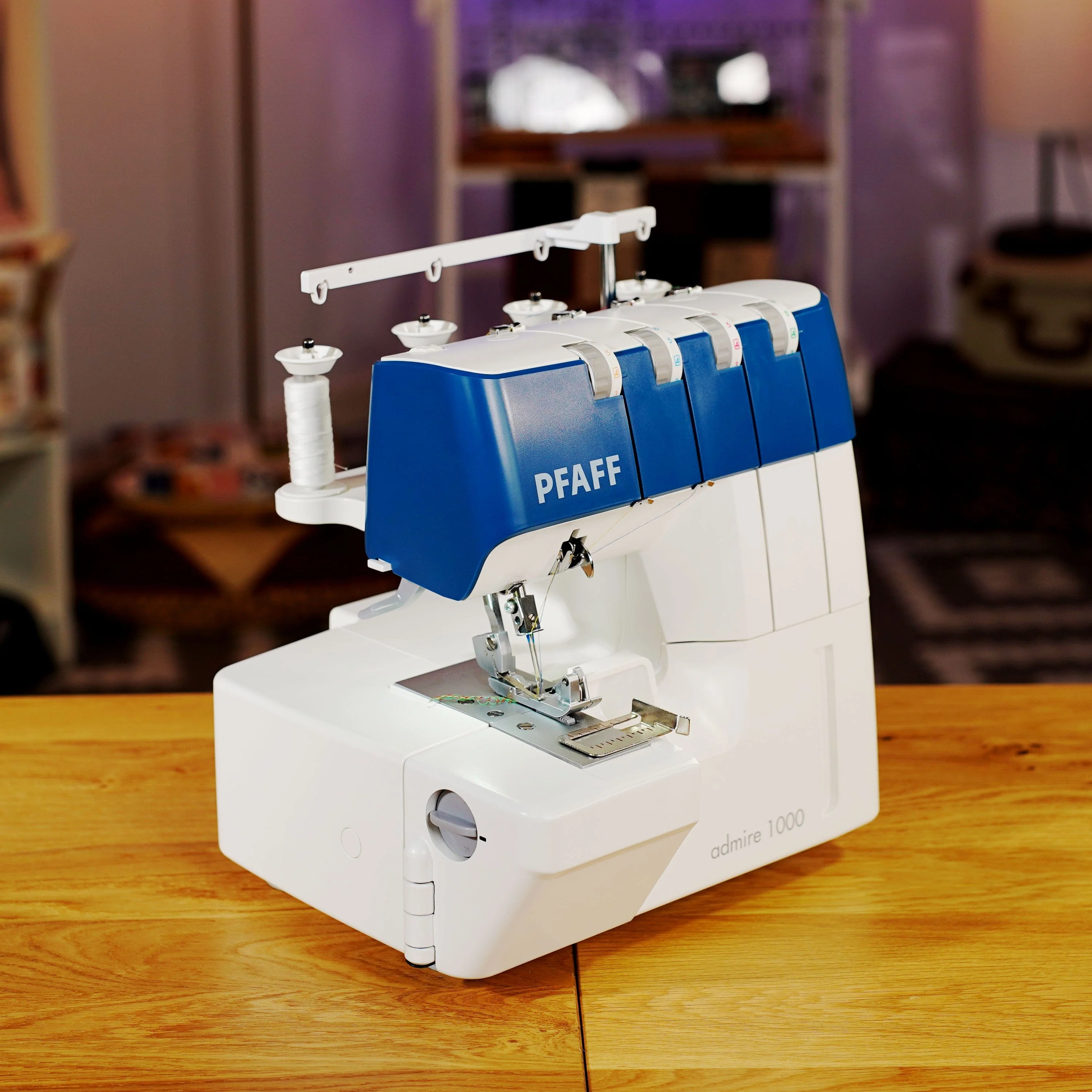 Pfaff Admire 1000 Overlocker - Image 9