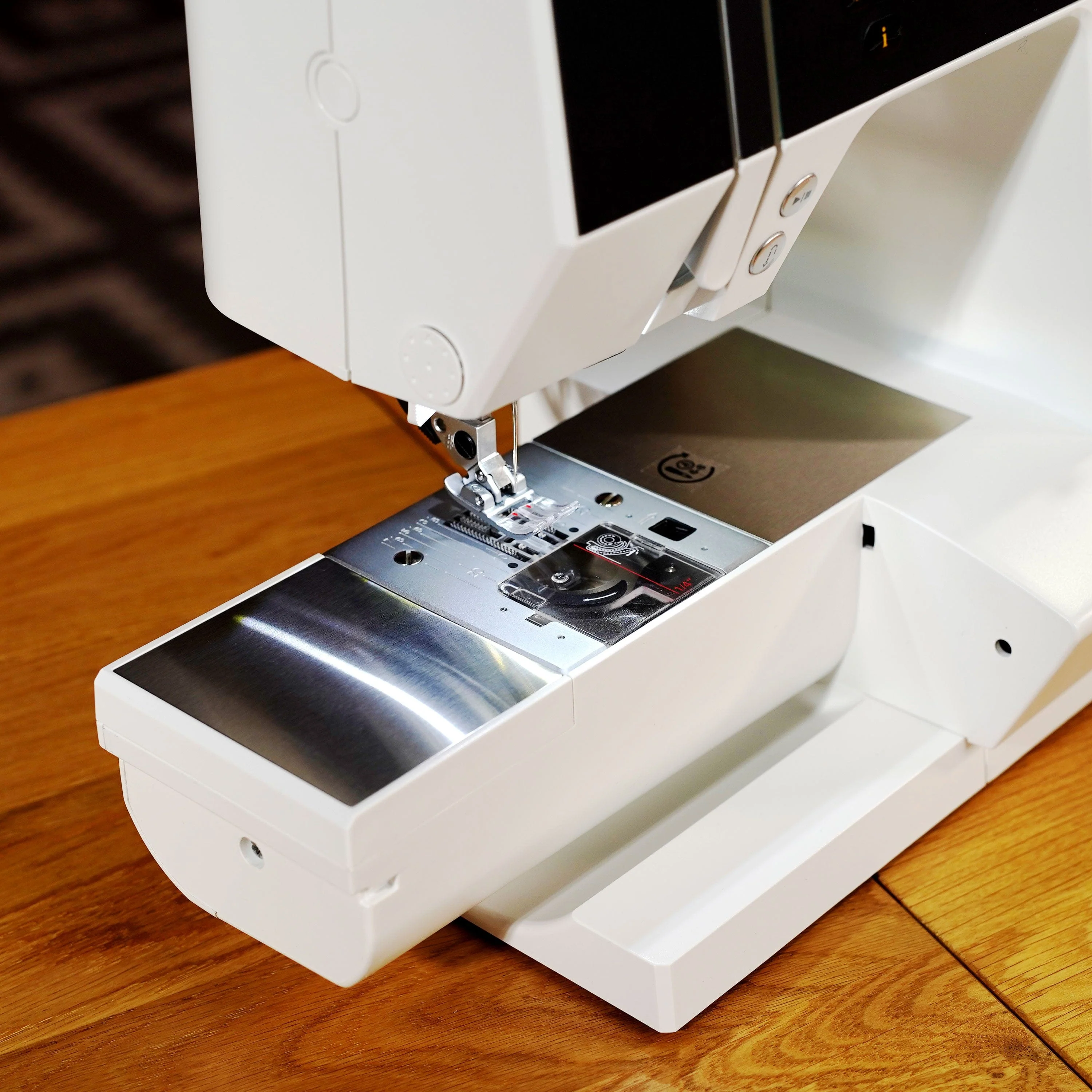Pfaff Passport 2.0 Sewing Machine - Image 17