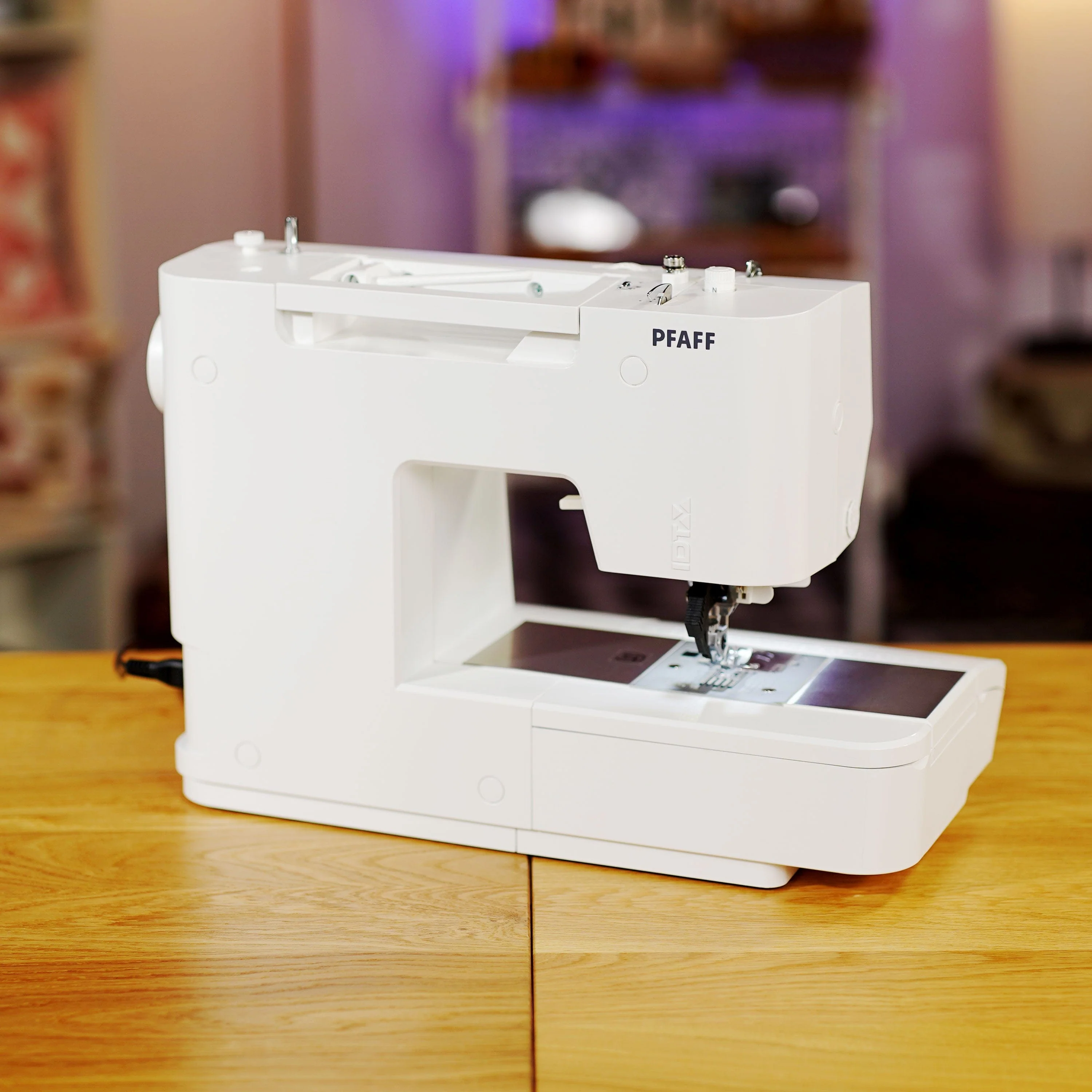 Pfaff Passport 2.0 Sewing Machine - Image 23