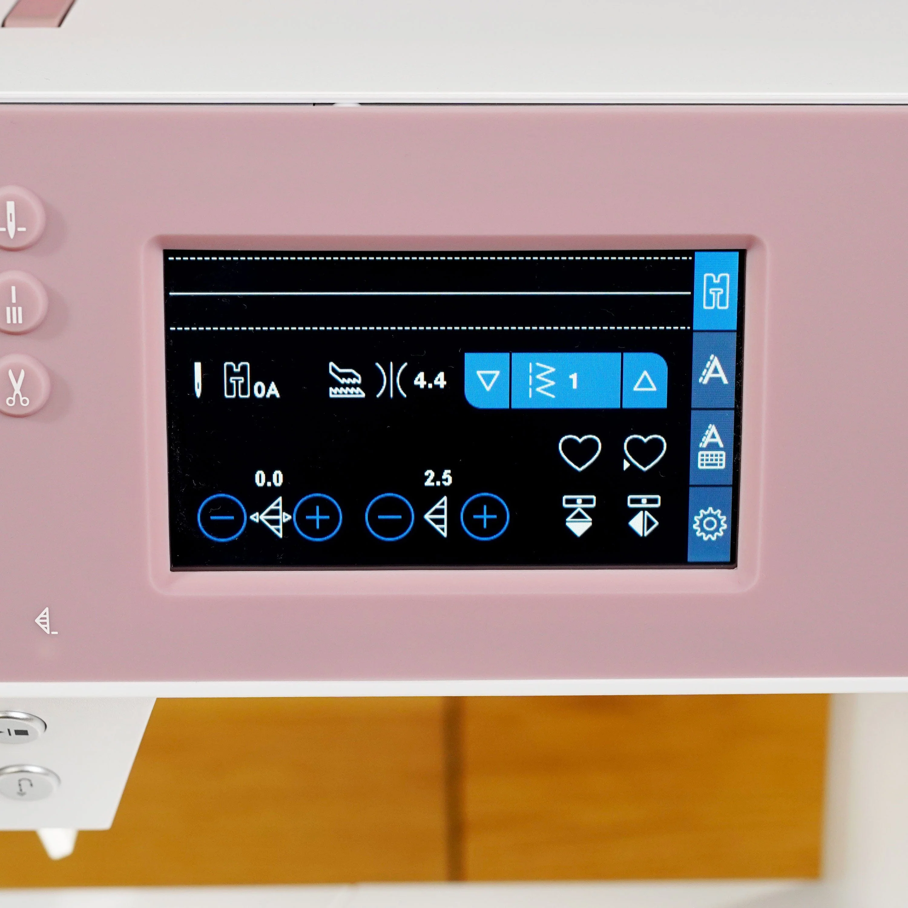 PFAFF Quilt Ambition 635 Sewing Machine - Image 11
