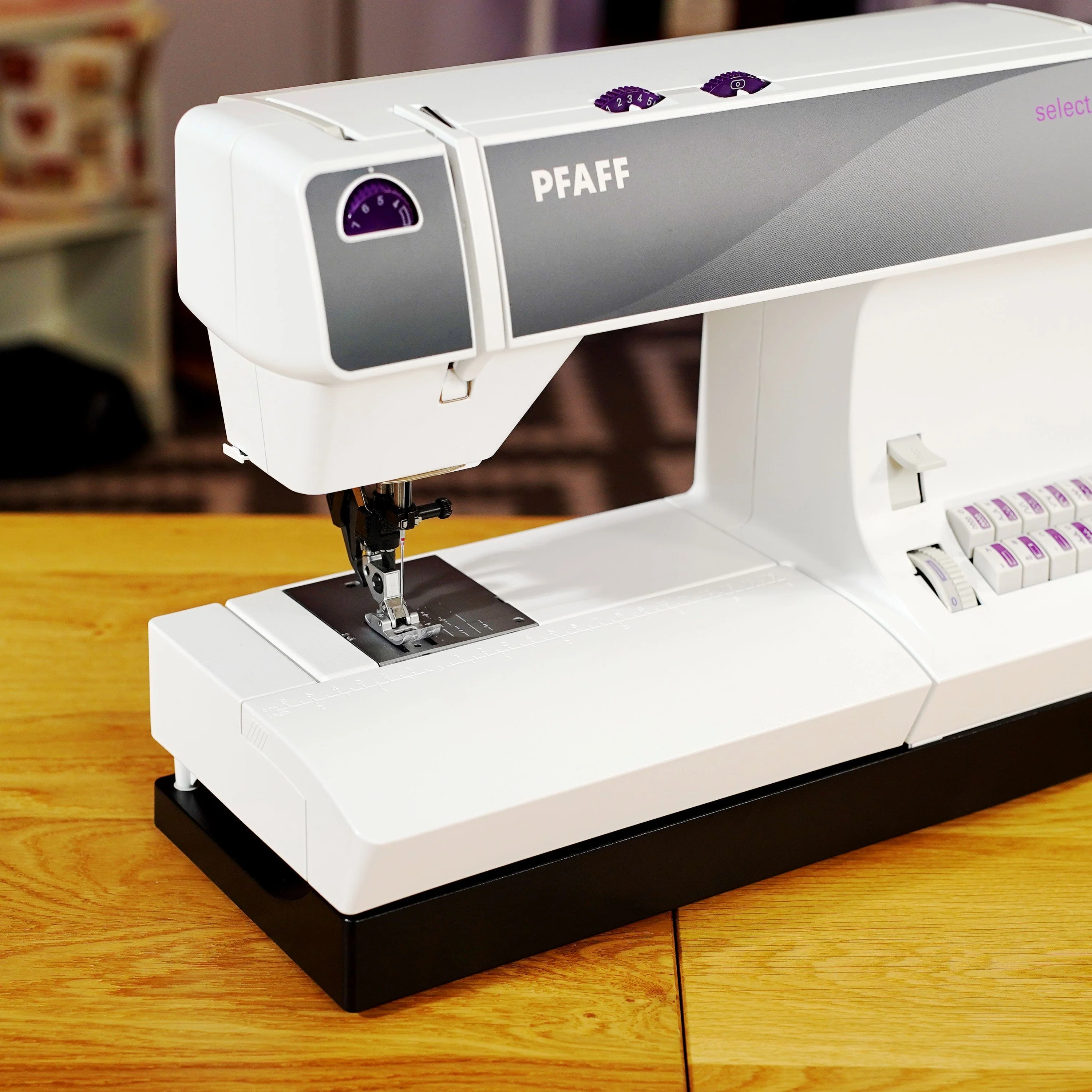 Pfaff Select 3.2 Sewing Machine - Image 16