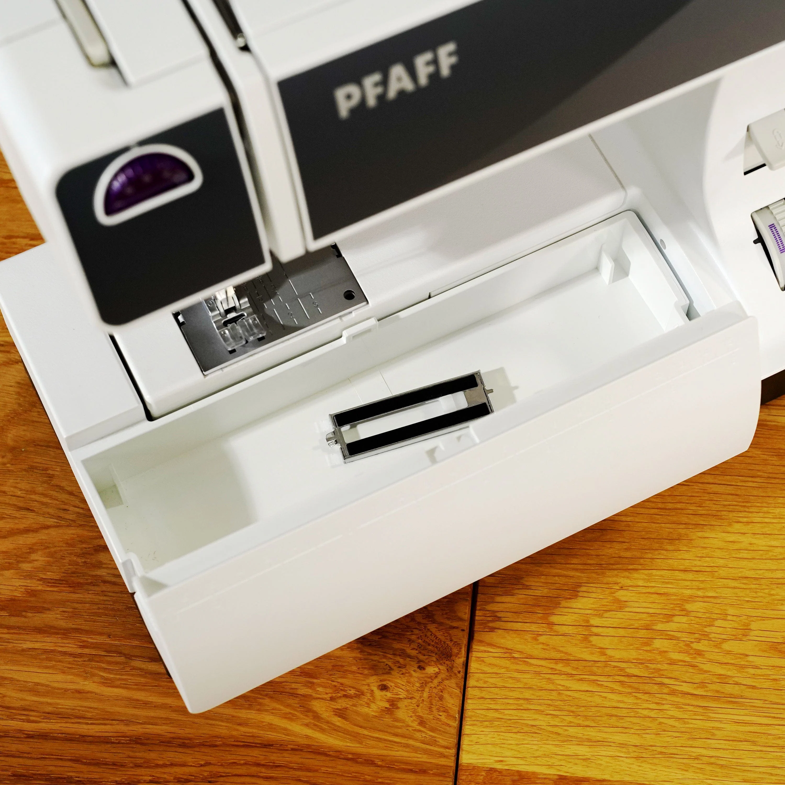 Pfaff Select 3.2 Sewing Machine - Image 17