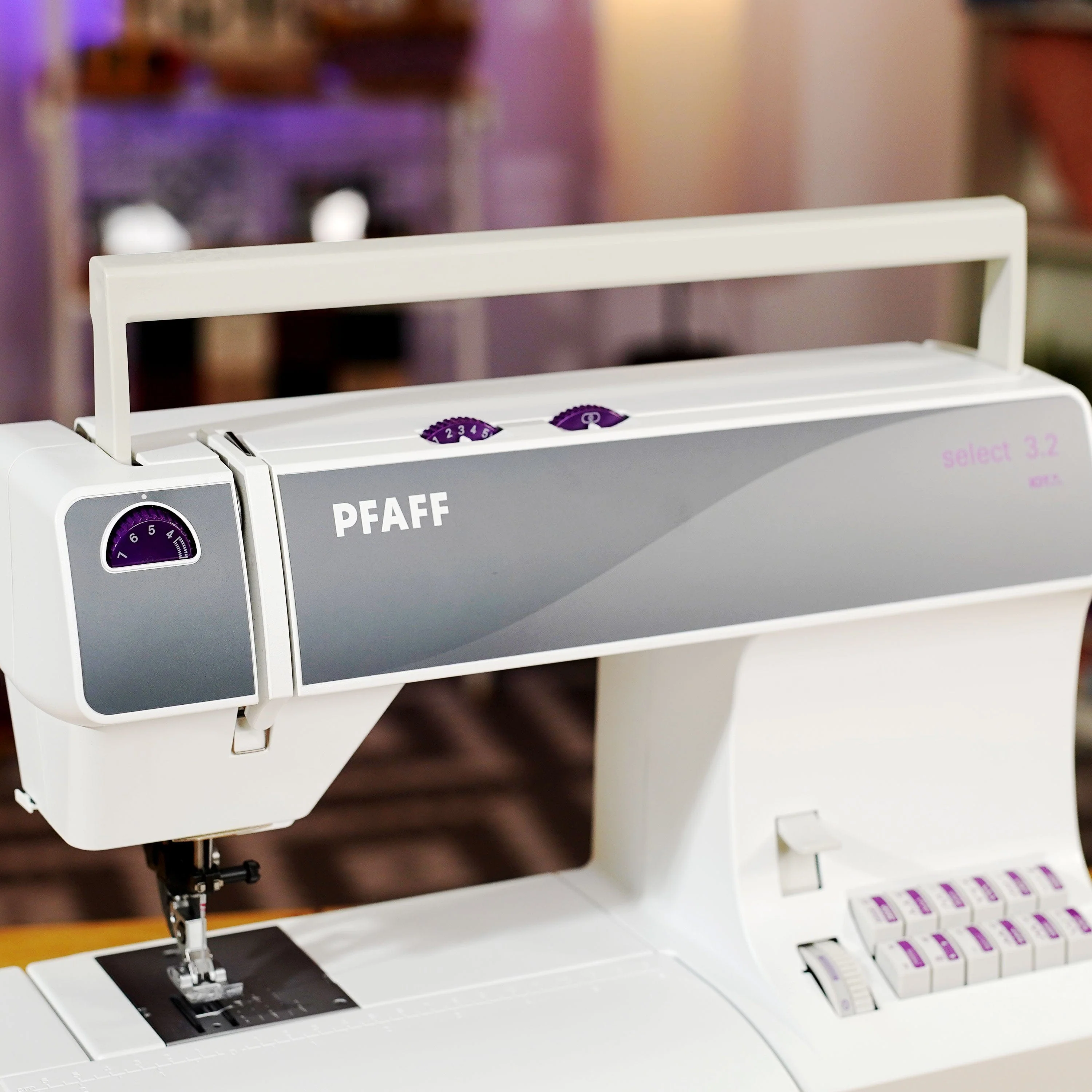 Pfaff Select 3.2 Sewing Machine - Image 18