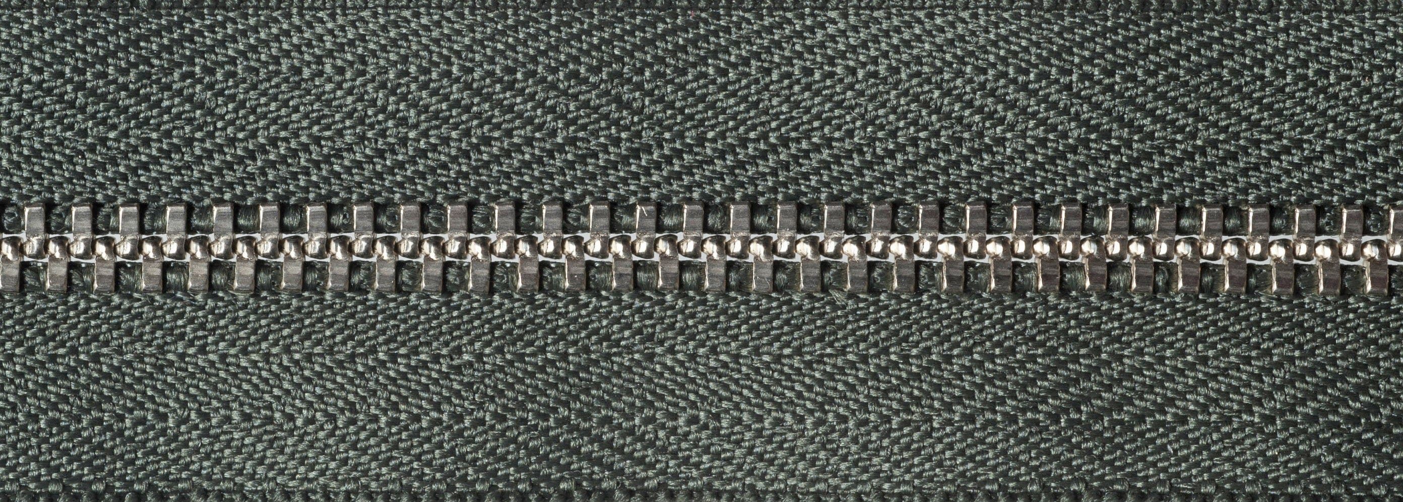 YKK Metal Trouser Zip 20cm / 8 inch: Spruce Green (Colour 567) - Image 2