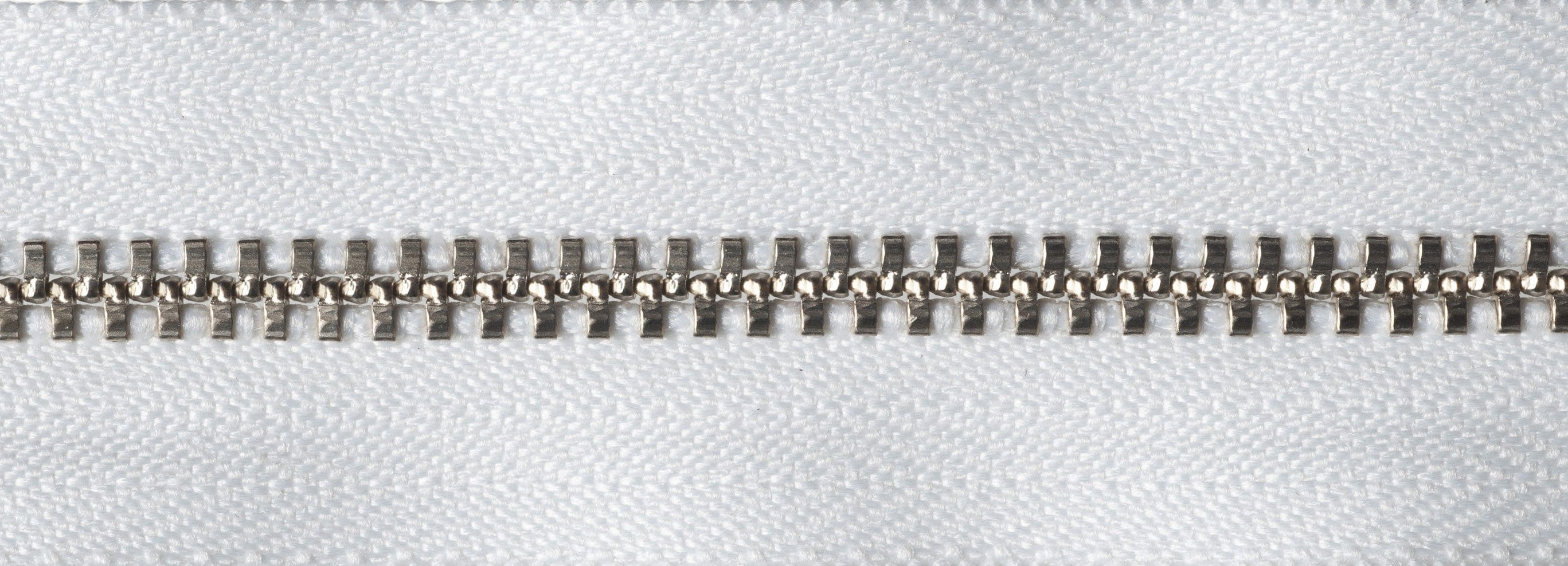 YKK Metal Trouser Zip 23cm / 9 inch: White (Colour 501) - Image 3