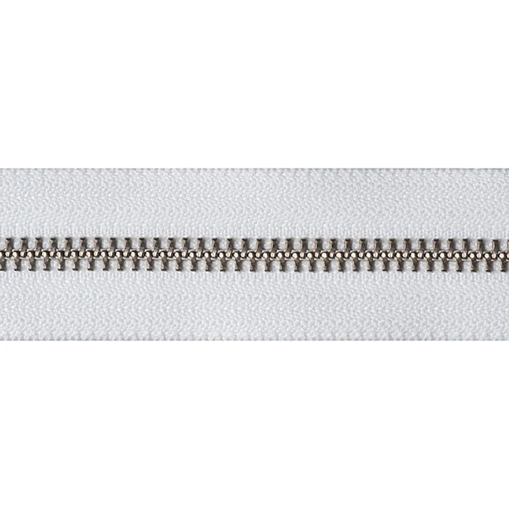 YKK Nickel Free Open End Zip 66cm / 26 inch: White (Colour 501) - Image 3